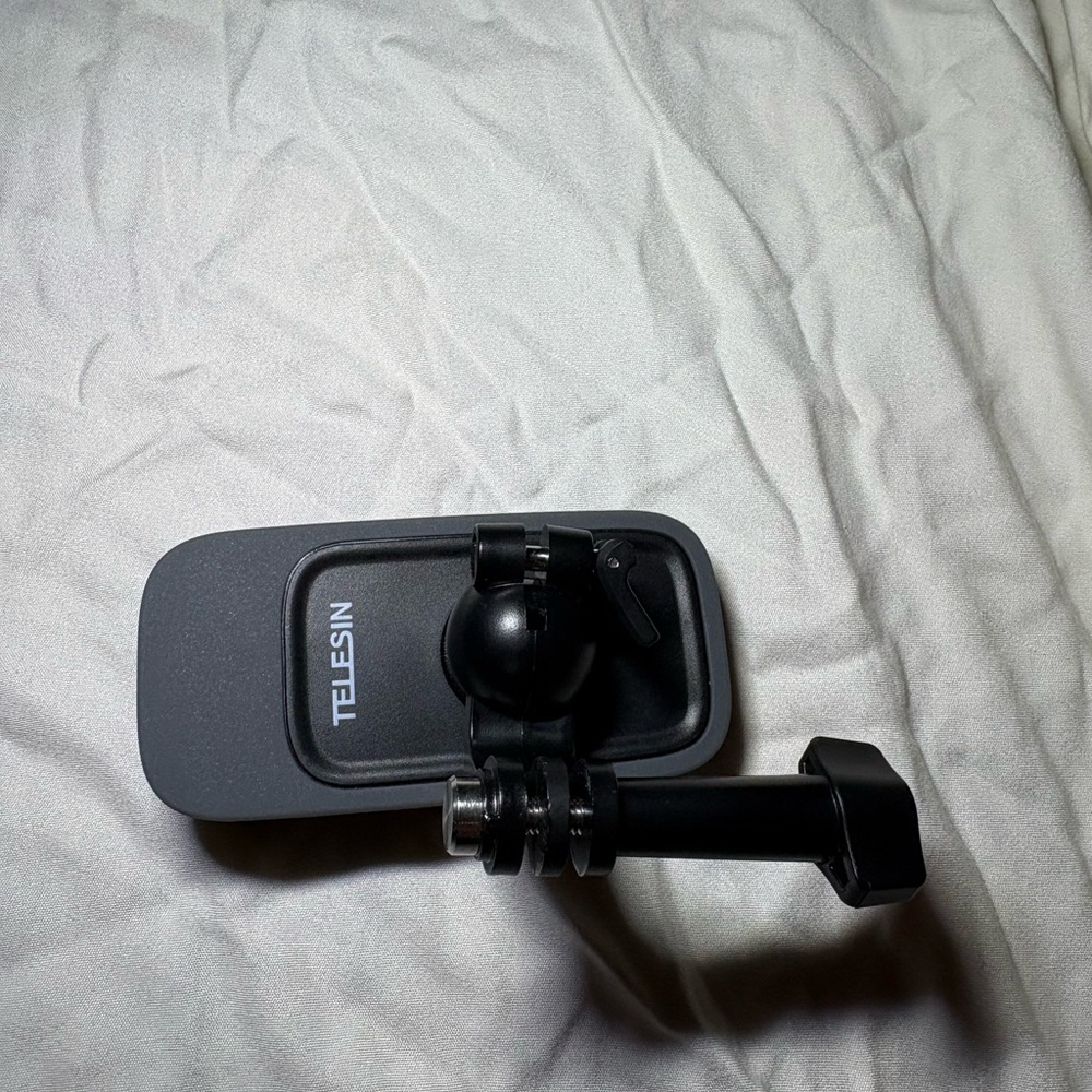 Telesin 360 degree backpack clip mount